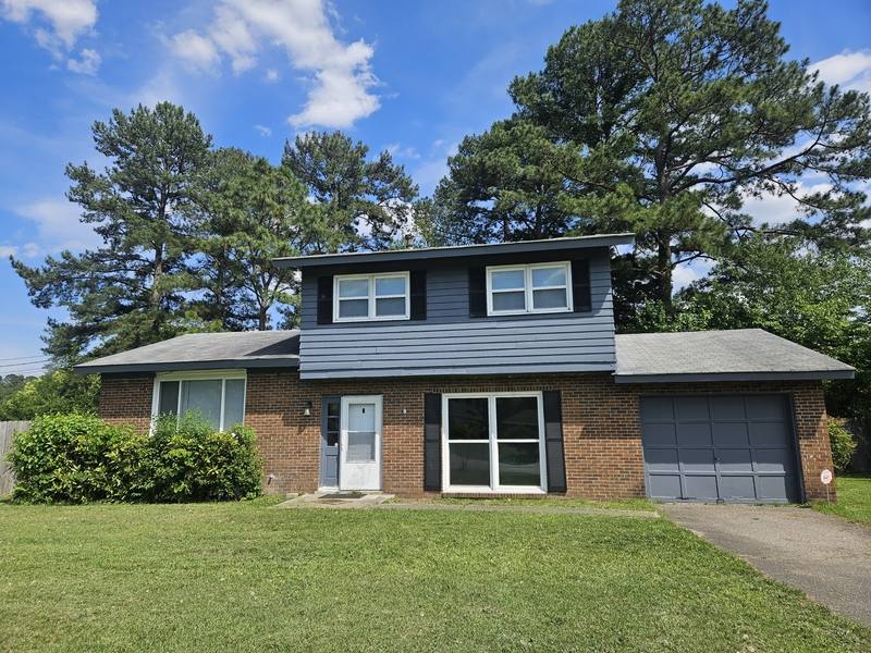 House for rent at 619 Berwick Dr, Fayetteville, NC 28314