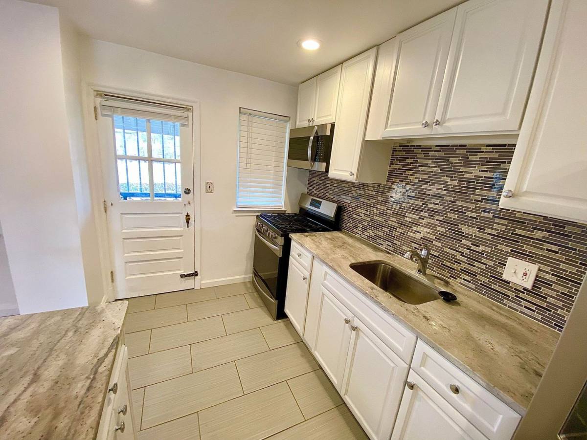 Townhouse for rent at 5781 Edgepark Rd, Baltimore, MD 21239