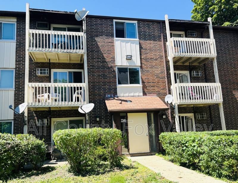 Apartment for rent at 2246 W Nichols Rd #A, Arlington Heights, IL 60004