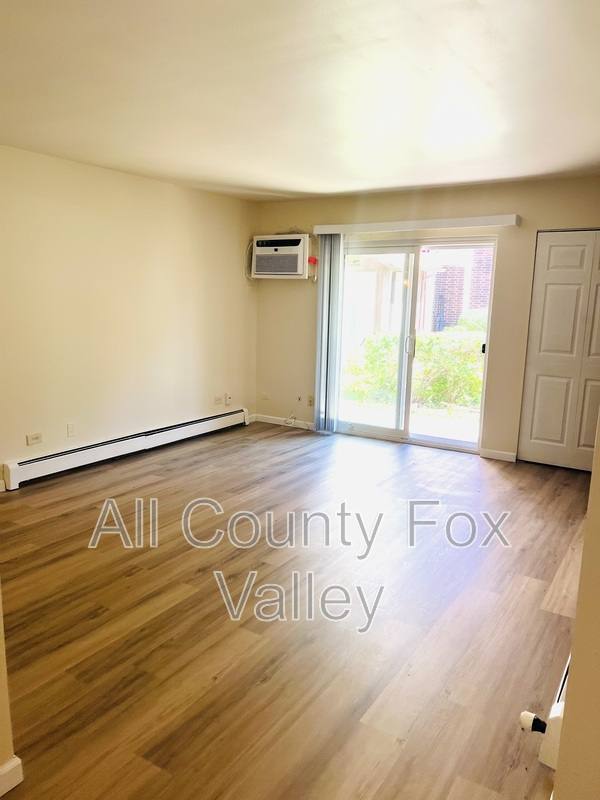 Apartment for rent at 2246 W Nichols Rd #A, Arlington Heights, IL 60004