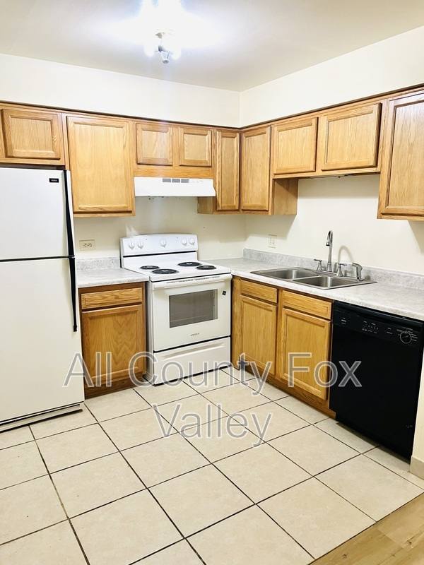 Apartment for rent at 2246 W Nichols Rd #A, Arlington Heights, IL 60004