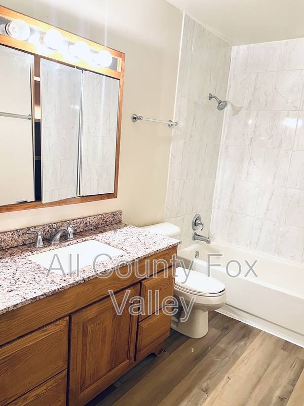 Apartment for rent at 2246 W Nichols Rd #A, Arlington Heights, IL 60004