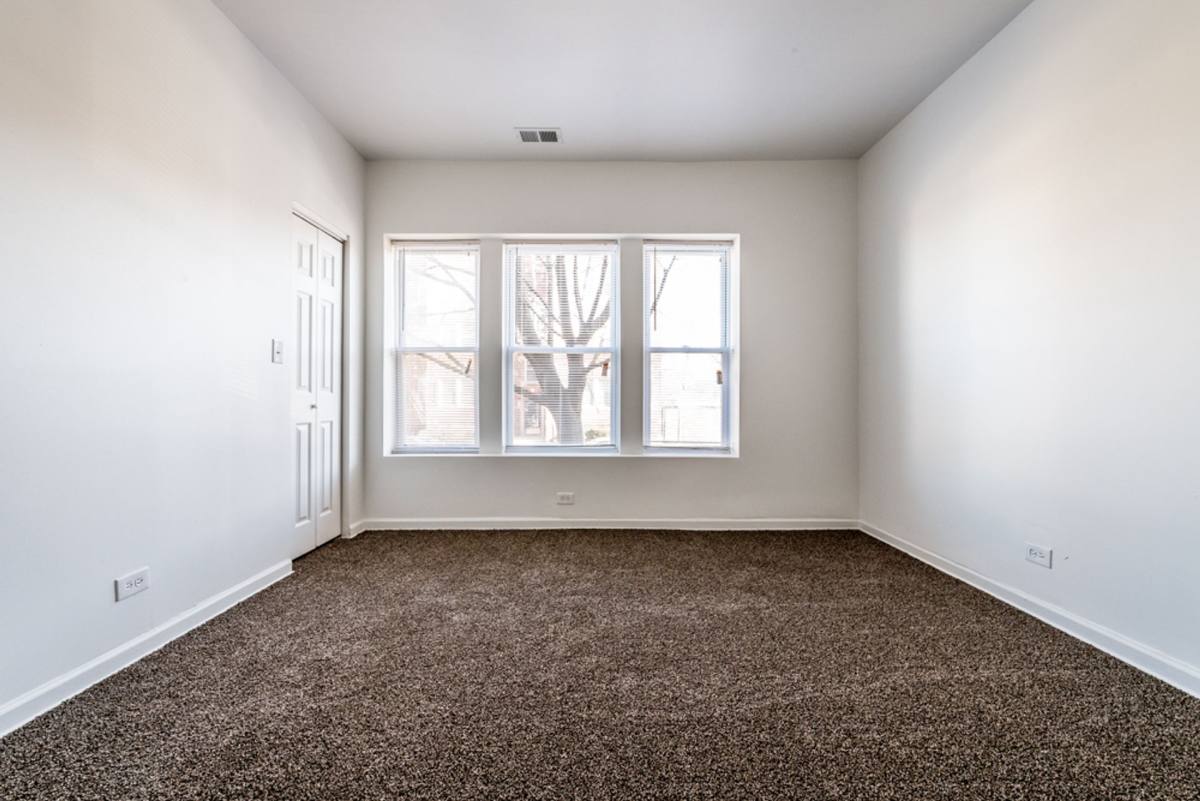 Apartment for rent at 433-35 E 109th, Chicago, IL 60628