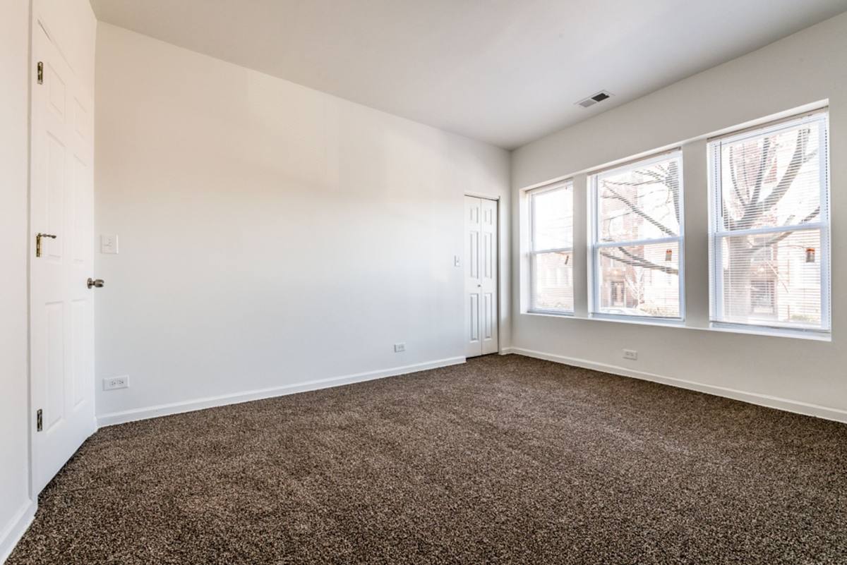 Apartment for rent at 433-35 E 109th, Chicago, IL 60628