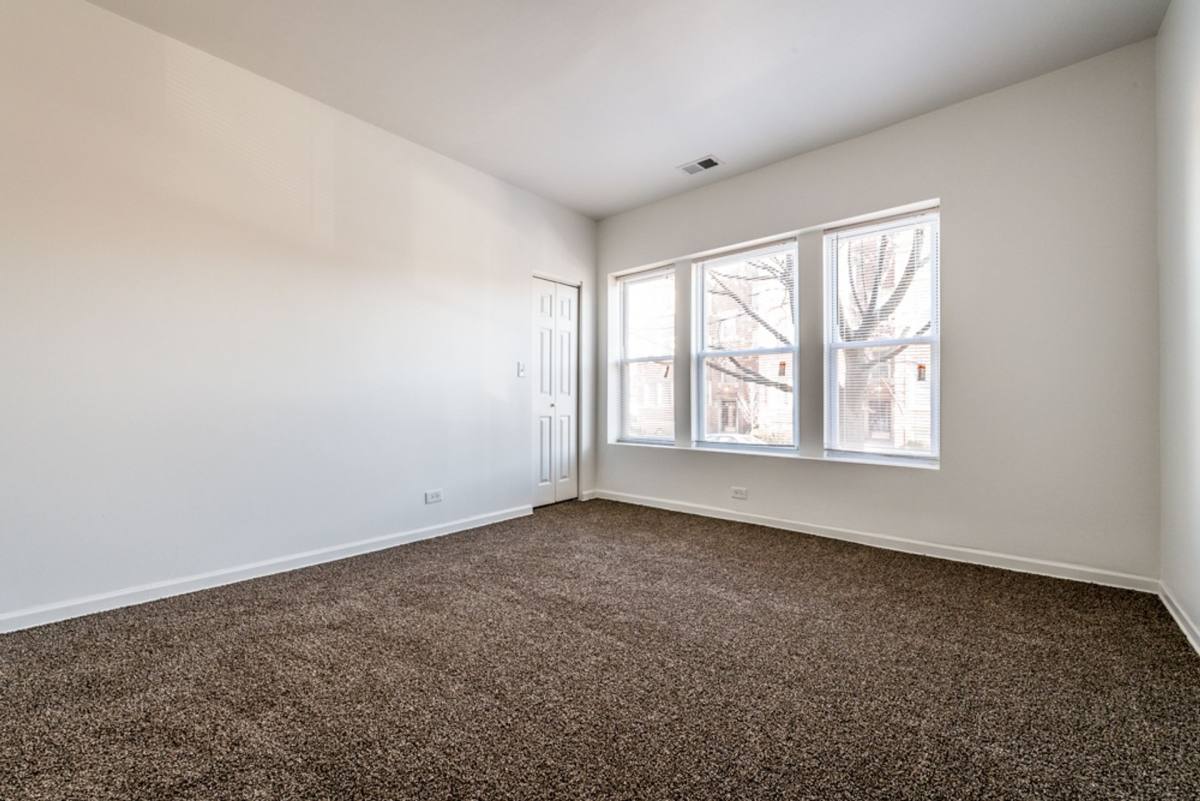 Apartment for rent at 433-35 E 109th, Chicago, IL 60628