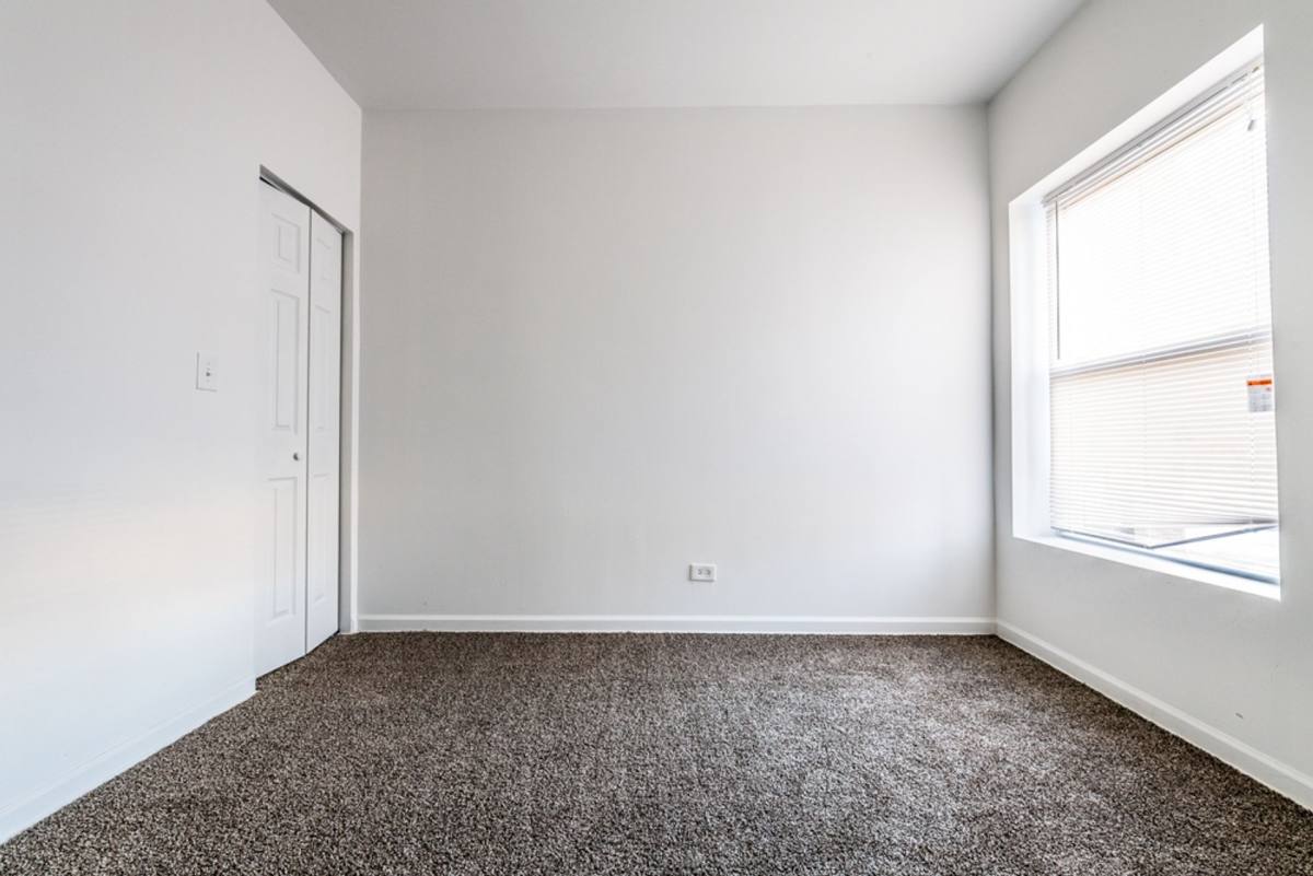 Apartment for rent at 433-35 E 109th, Chicago, IL 60628