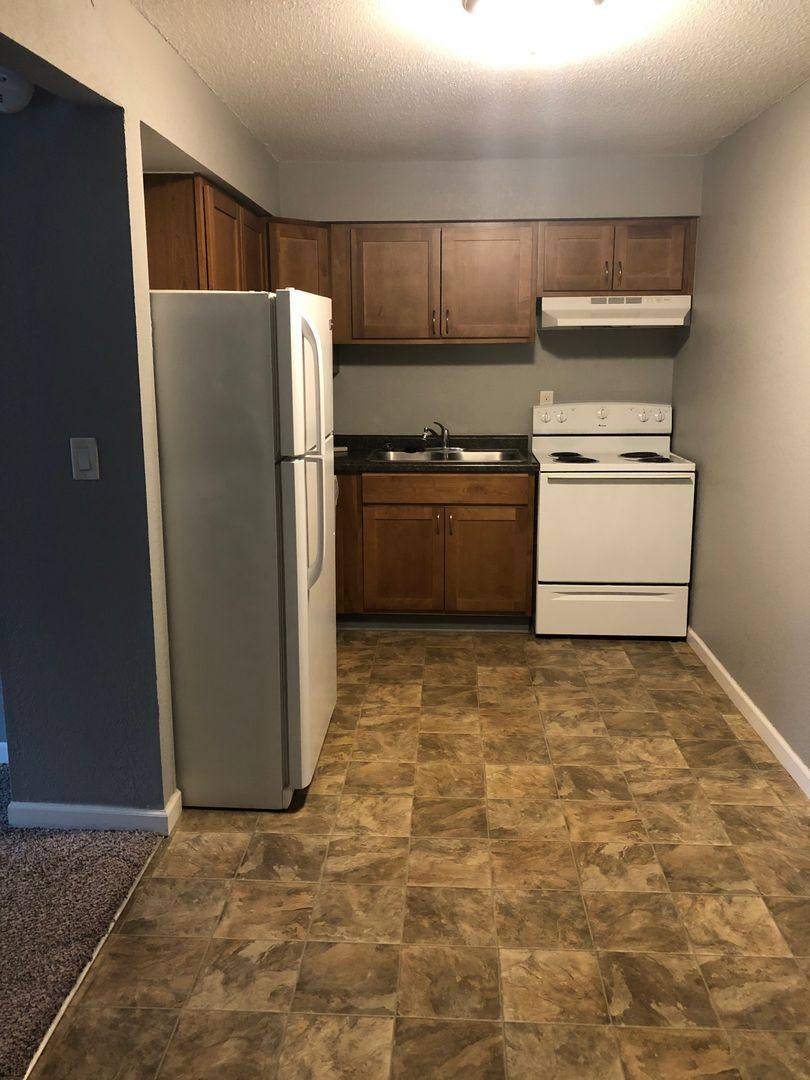 Apartment for rent at 285 Robins Rd, Hiawatha, IA 52233