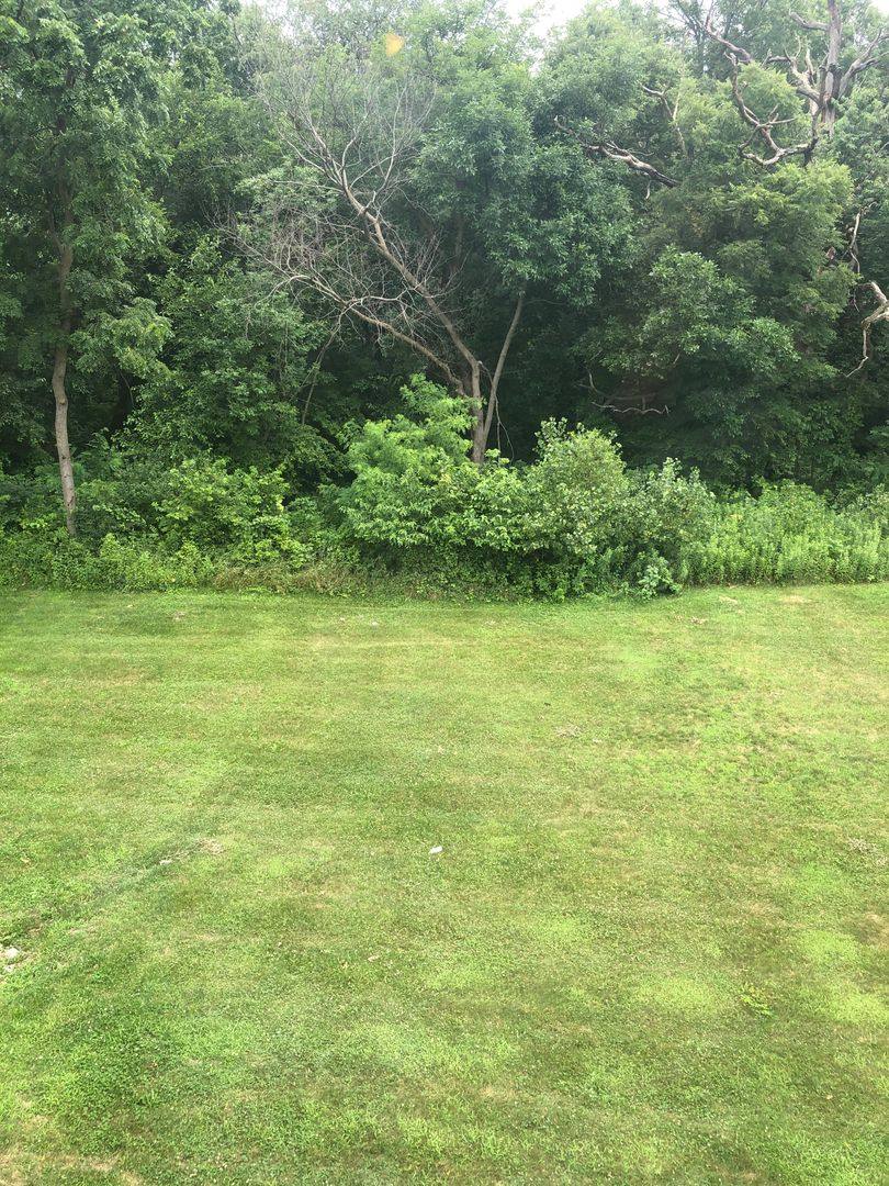 Apartment for rent at 285 Robins Rd, Hiawatha, IA 52233