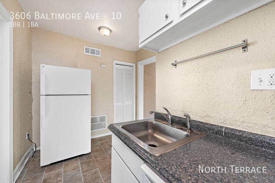 Apartment for rent at 3606 Baltimore Ave, Kansas City, MO 64111