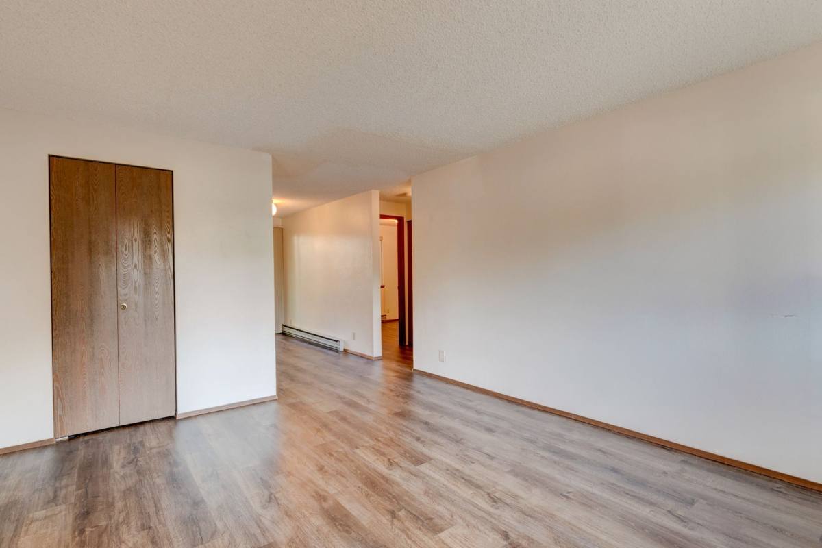 Apartment for rent at 390 NE Izett St, Oak Harbor, WA 98277