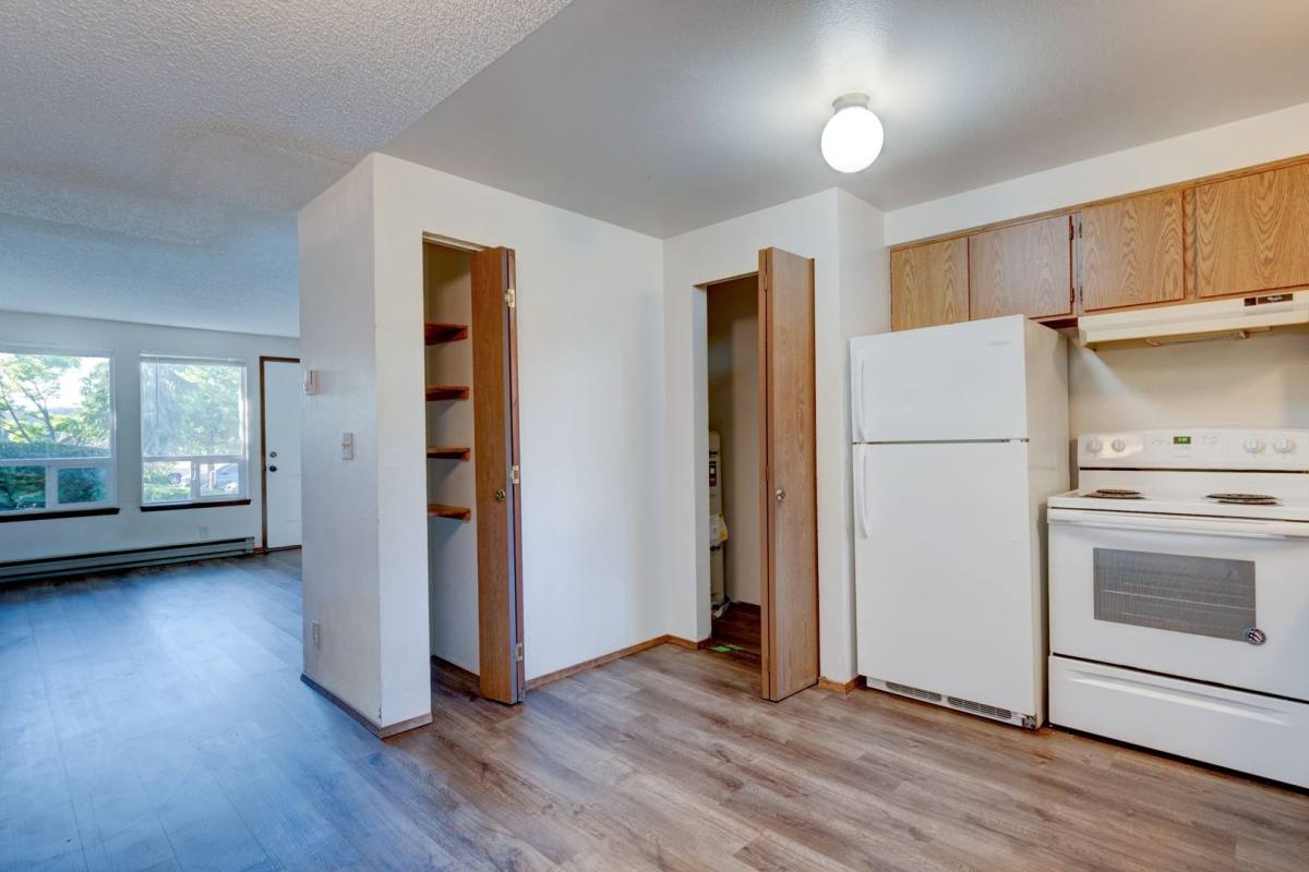 Apartment for rent at 390 NE Izett St, Oak Harbor, WA 98277