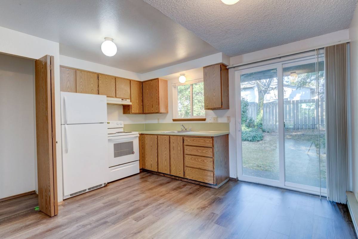 Apartment for rent at 390 NE Izett St, Oak Harbor, WA 98277