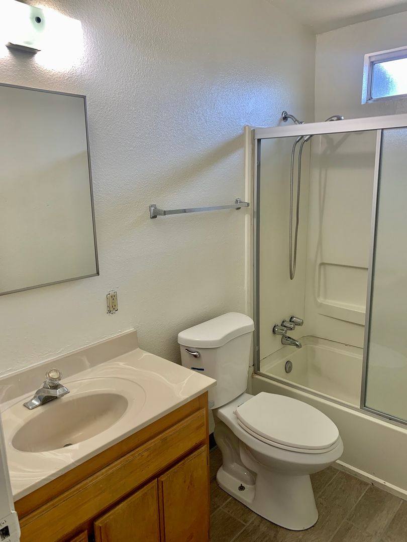 House for rent at 332 W Myers Ave, Fresno, CA 93706