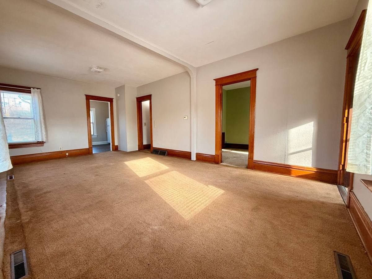 House for rent at 107 Clark St, Reinbeck, IA 50669