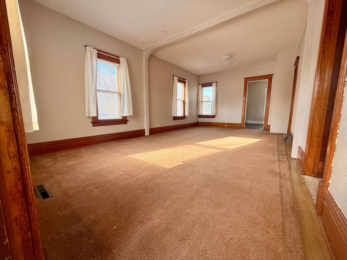 House for rent at 107 Clark St, Reinbeck, IA 50669