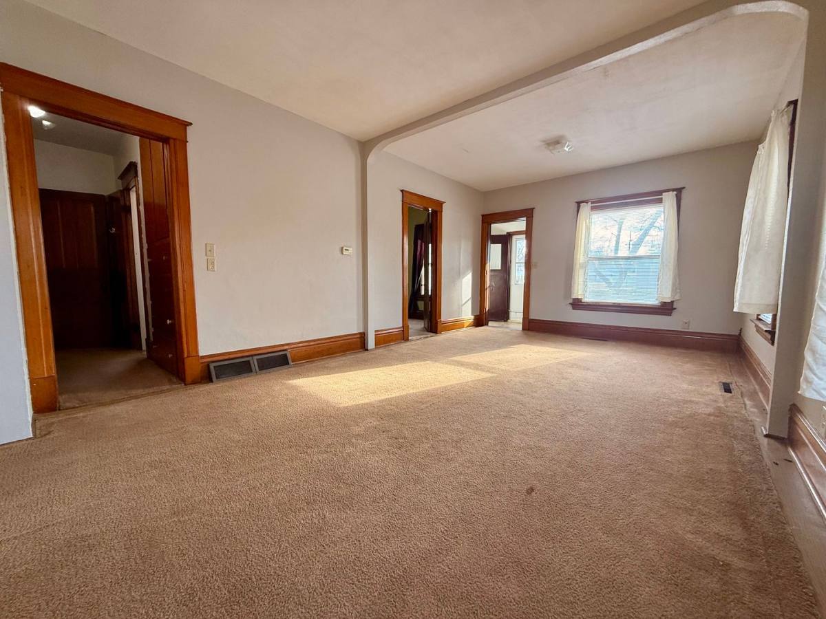 House for rent at 107 Clark St, Reinbeck, IA 50669