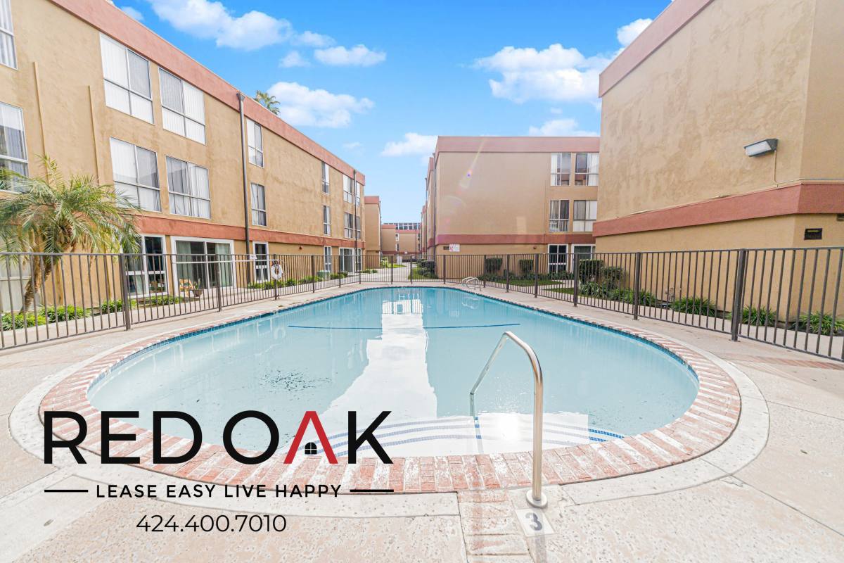 Condo for rent at 17830 Sherman Way, Reseda, CA 91335