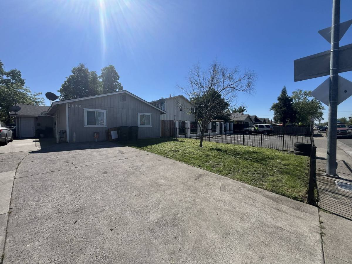 Apartment for rent at 2856 Del Paso Blvd, Sacramento, CA 95815