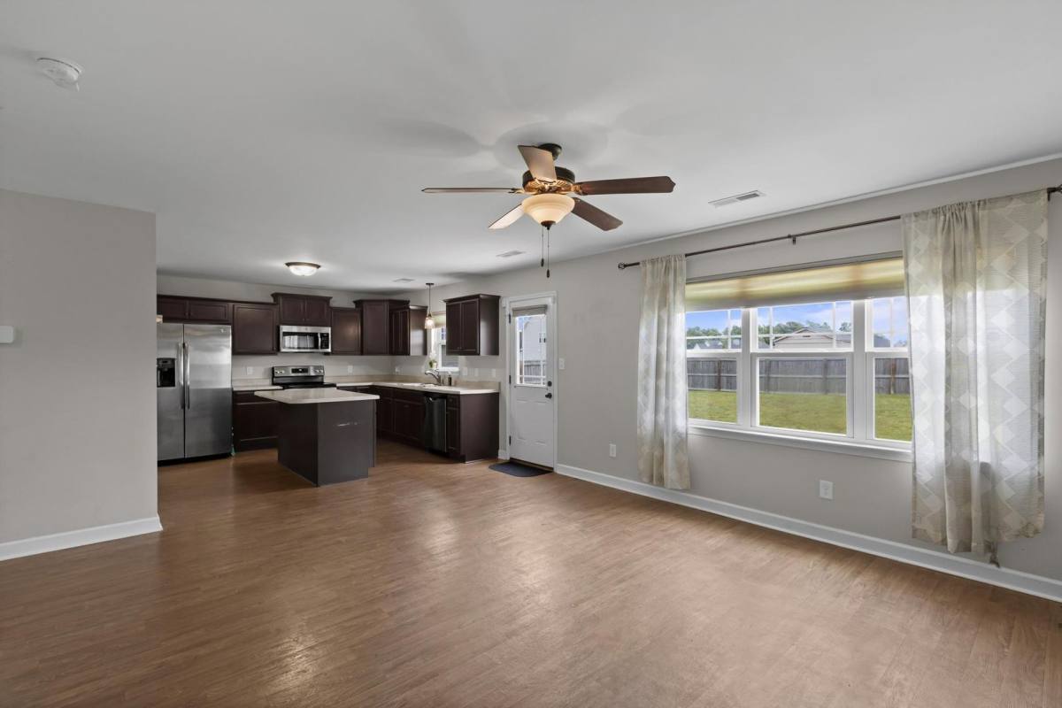 House for rent at 114 Bridgeport Dr, Sneads Ferry, NC 28460