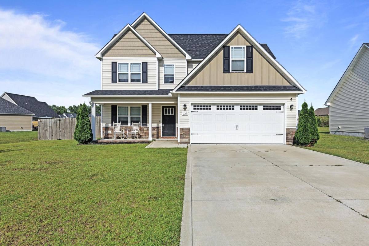 House for rent at 114 Bridgeport Dr, Sneads Ferry, NC 28460