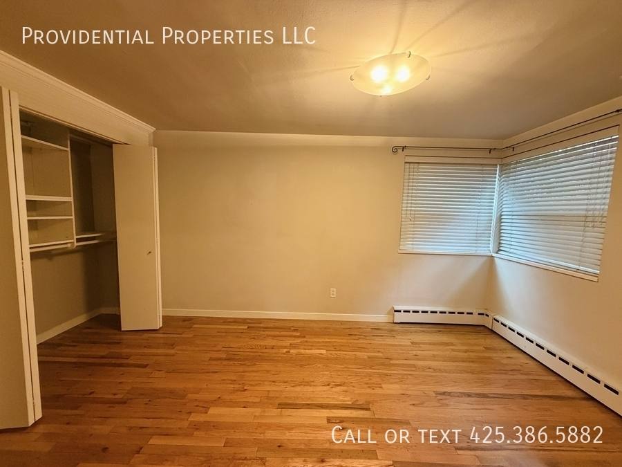 Apartment for rent at 2113 N 37th St #1, Seattle, WA 98103