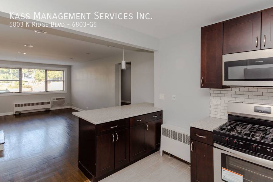 Apartment for rent at 6803 N Ridge Blvd, Chicago, IL 60645