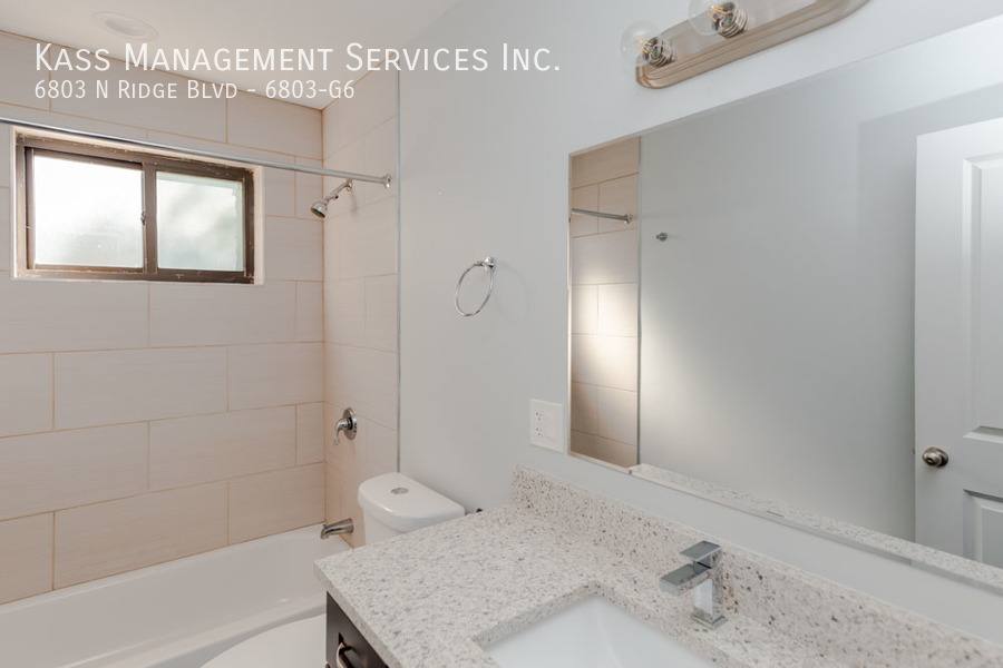 Apartment for rent at 6803 N Ridge Blvd, Chicago, IL 60645