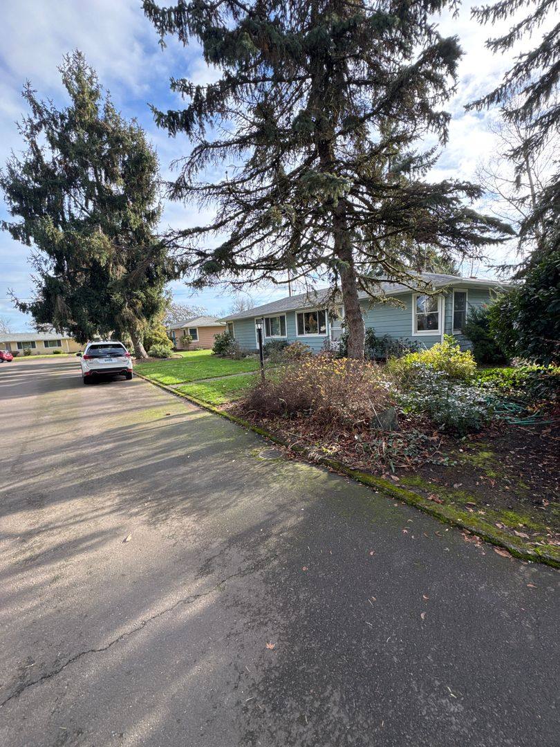 Townhouse for rent at 3445 SE 3rd St, Corvallis, OR 97333
