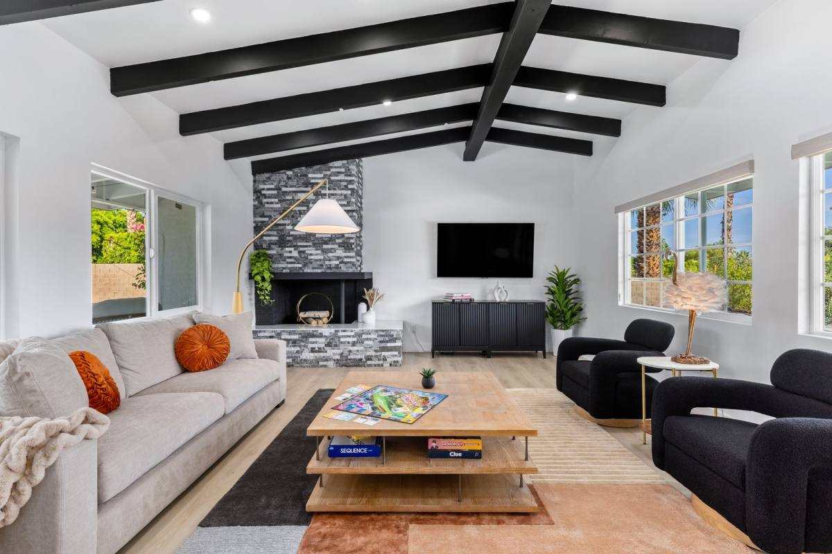 House for rent at 2056 Paseo Roseta, Palm Springs, CA 92262