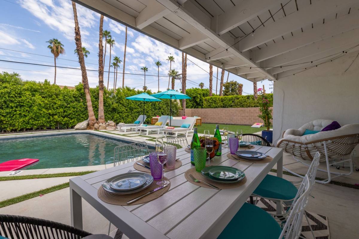 House for rent at 2056 Paseo Roseta, Palm Springs, CA 92262