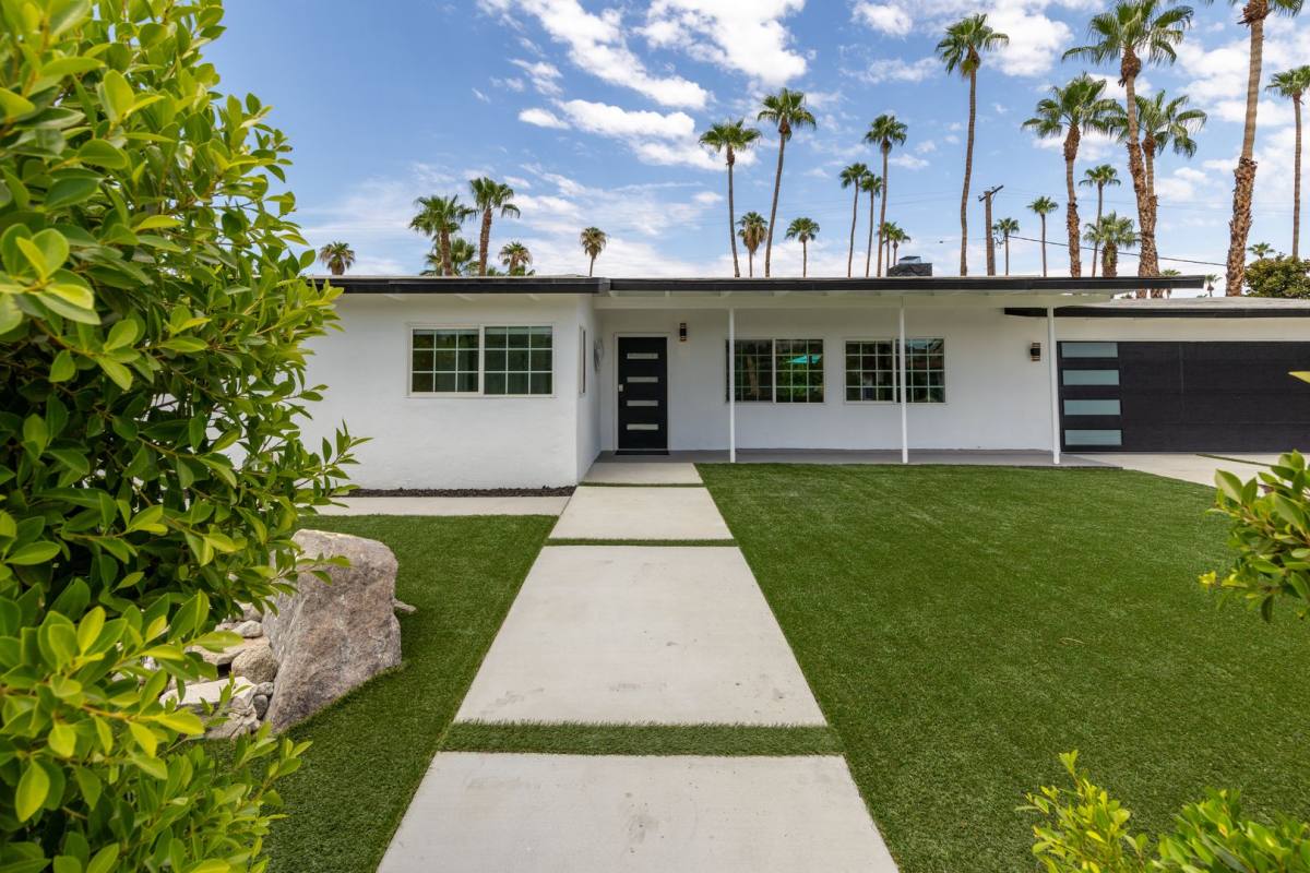House for rent at 2056 Paseo Roseta, Palm Springs, CA 92262