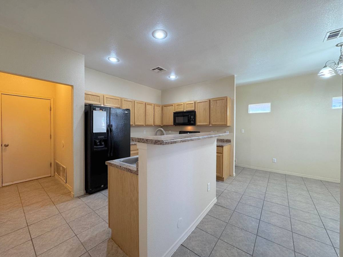 House for rent at 10421 Silvercloud, El Paso, TX 79924