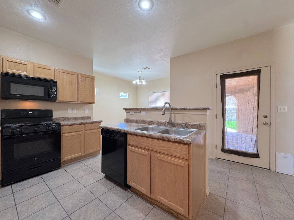 House for rent at 10421 Silvercloud, El Paso, TX 79924