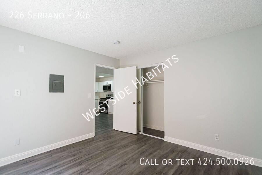 Apartment for rent at 226 Serrano, Los Angeles, CA 90004