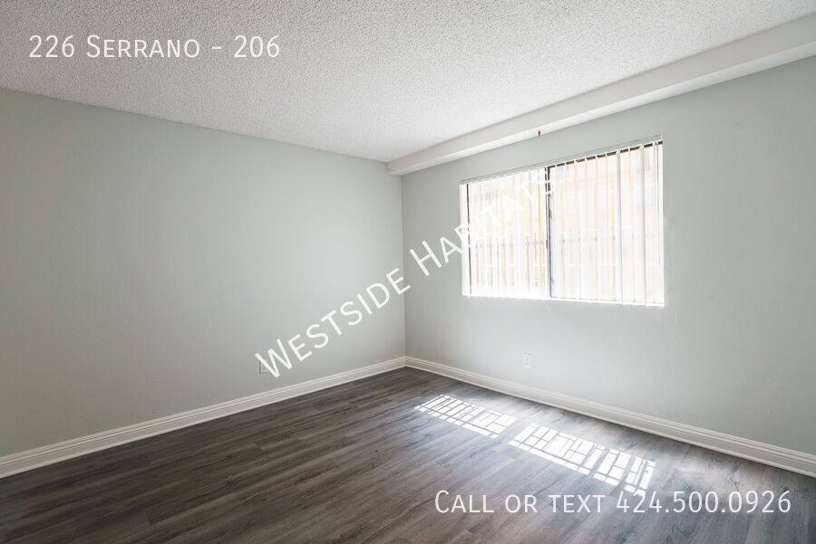 Apartment for rent at 226 Serrano, Los Angeles, CA 90004