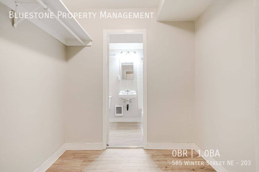 Apartment for rent at 585 Winter St NE, Salem, OR 97301