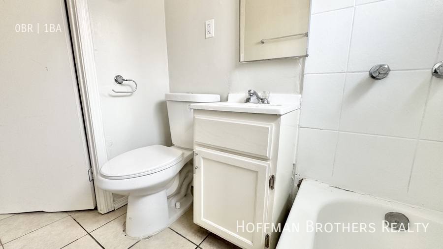 Apartment for rent at 5606 S Figueroa St, Los Angeles, CA 90037
