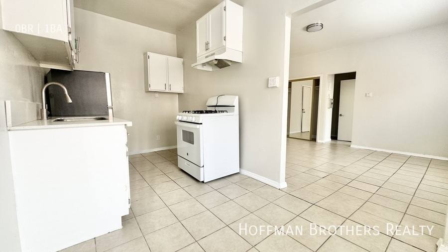 Apartment for rent at 5606 S Figueroa St, Los Angeles, CA 90037