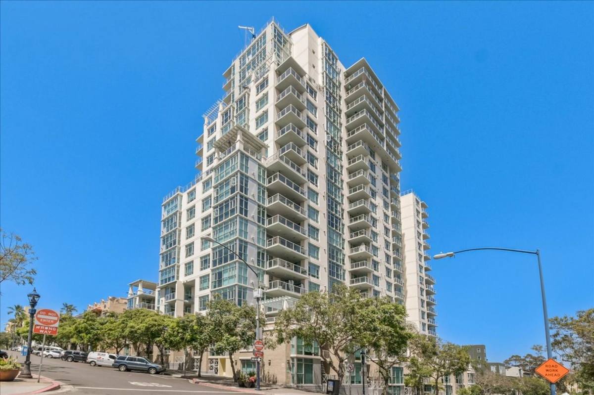 Condo for rent at 850 Beech St, San Diego, CA 92101