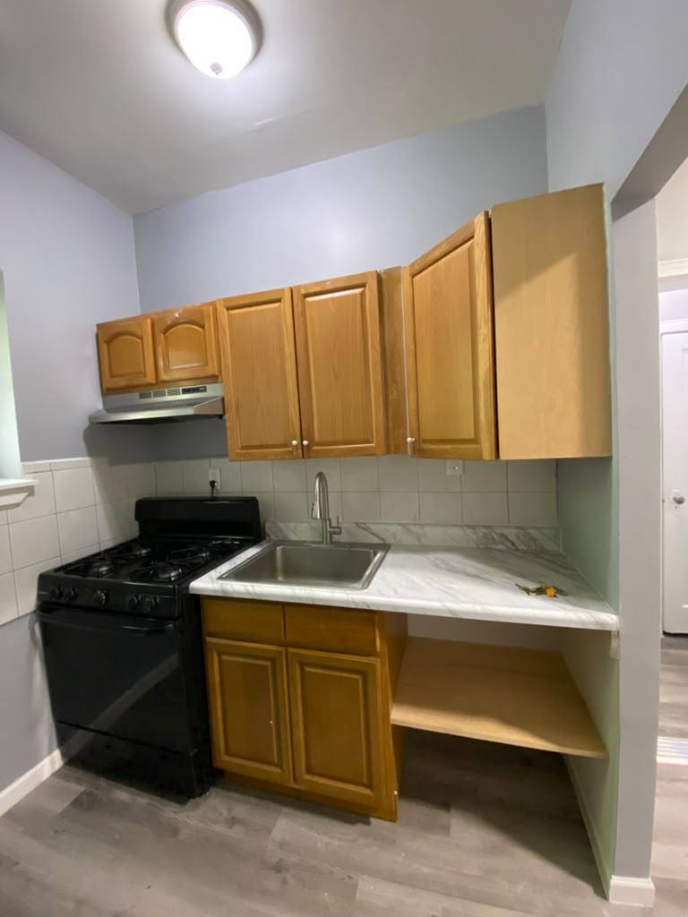 Apartment for rent at 53 Glenwood Ave, Yonkers, NY 10701