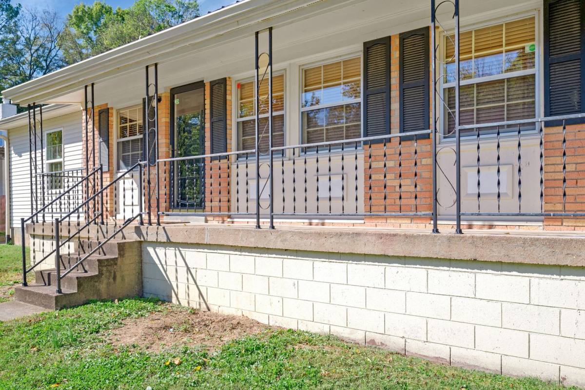 House for rent at 4857 Torbay Dr, Nashville, TN 37211