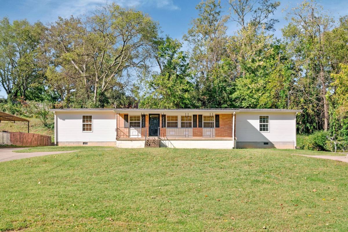 House for rent at 4857 Torbay Dr, Nashville, TN 37211