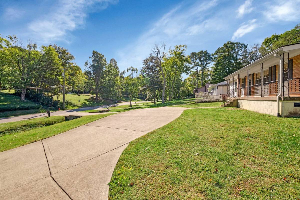 House for rent at 4857 Torbay Dr, Nashville, TN 37211