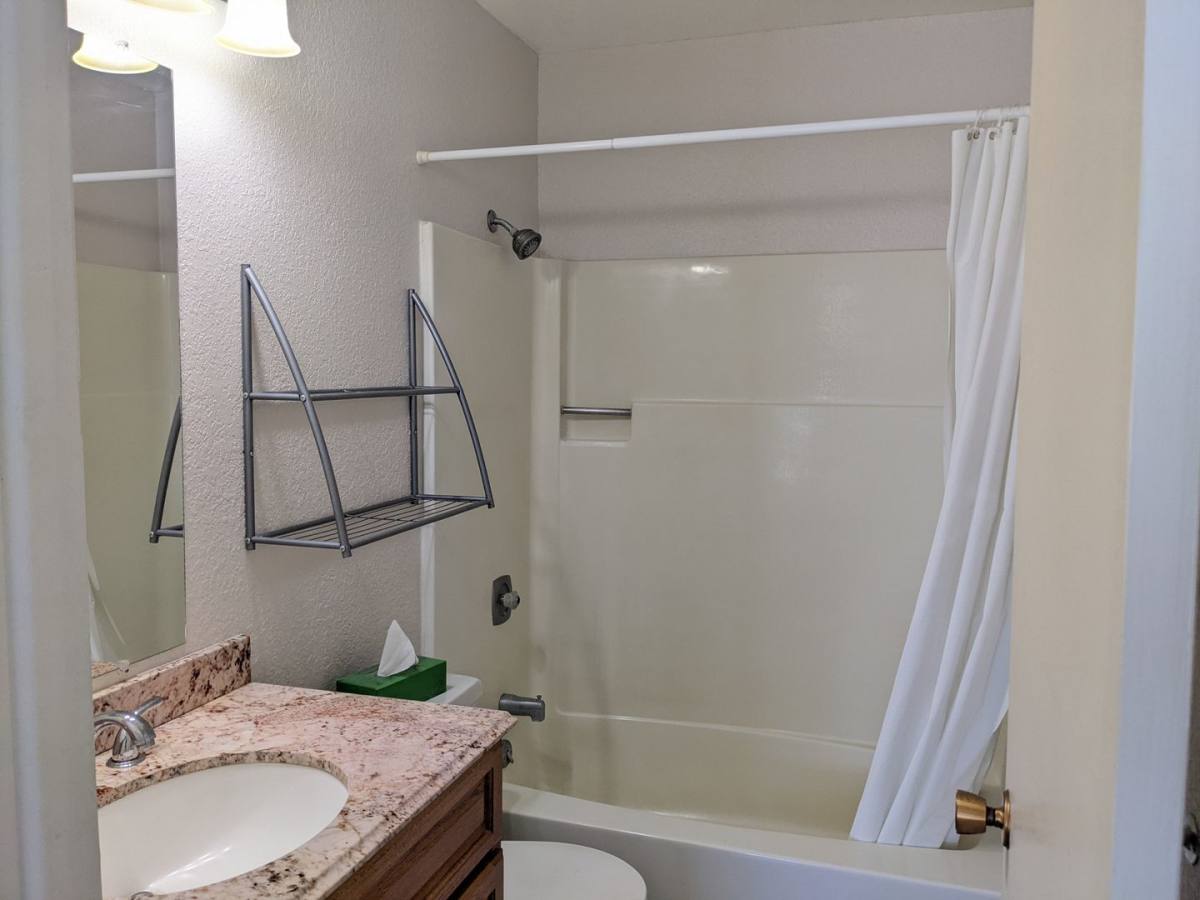 Apartment for rent at 303 1 2 N Warren, Helena, MT 59601