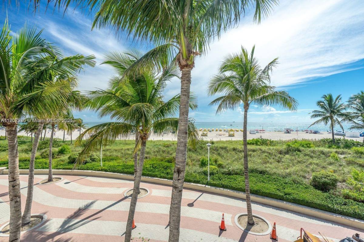 Apartment for rent at 100 Lincoln Rd, Miami Beach, FL 33139