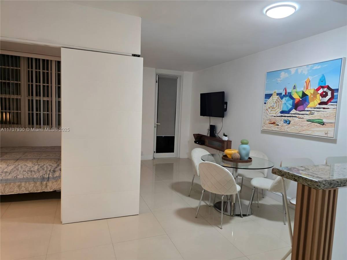 Apartment for rent at 100 Lincoln Rd, Miami Beach, FL 33139