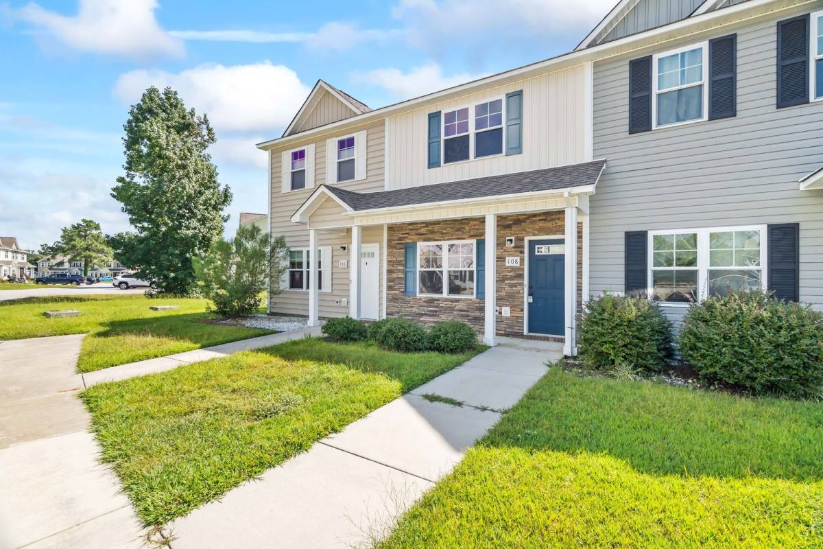 Townhouse for rent at 108 Justice Farm Dr, Sneads Ferry, NC 28460
