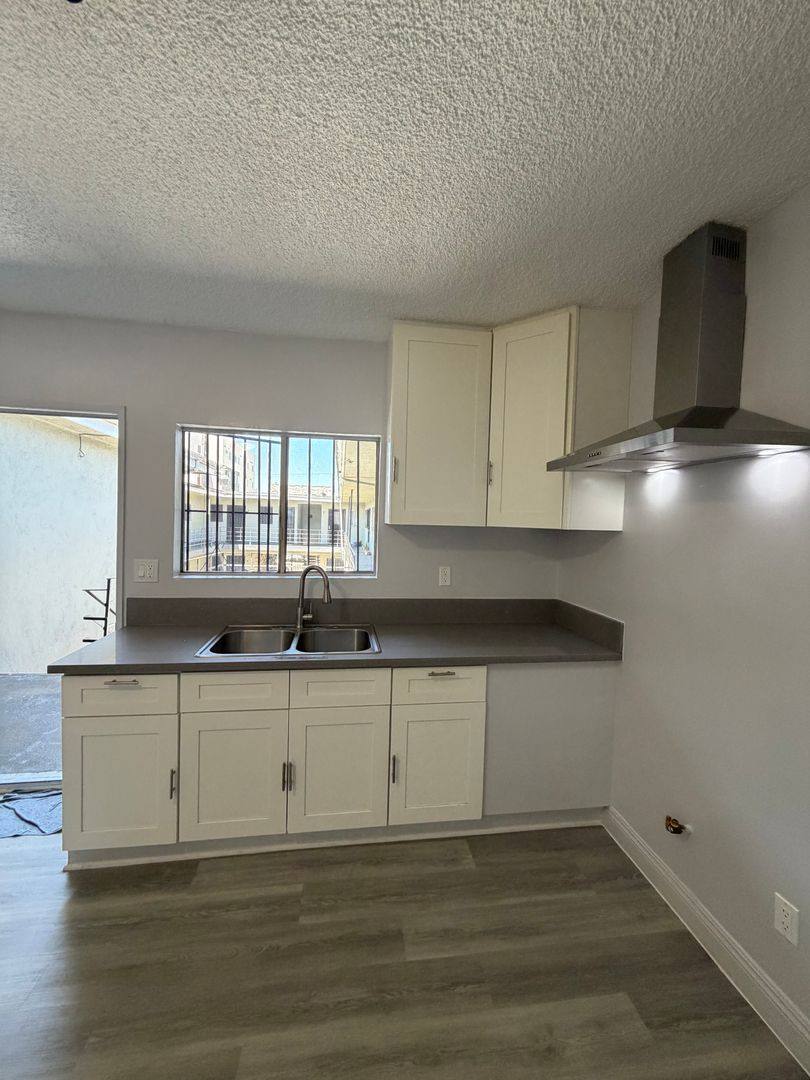 Apartment for rent at 8100 S Western Ave, Los Angeles, CA 90047