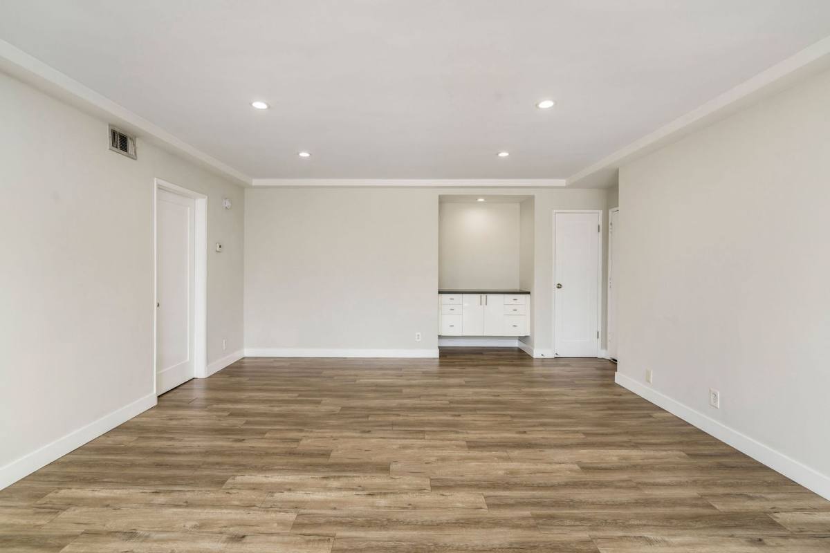 Apartment for rent at 121 N Hamilton Dr, Beverly Hills, CA 90211