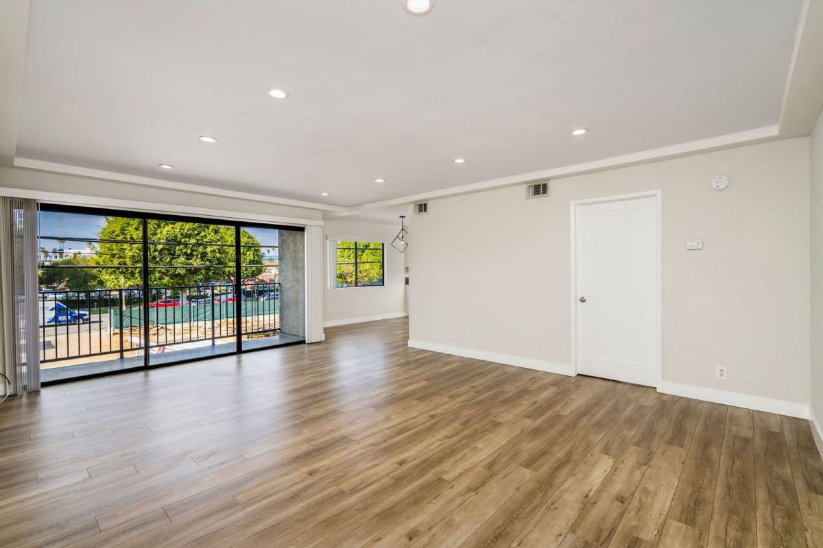 Apartment for rent at 121 N Hamilton Dr, Beverly Hills, CA 90211